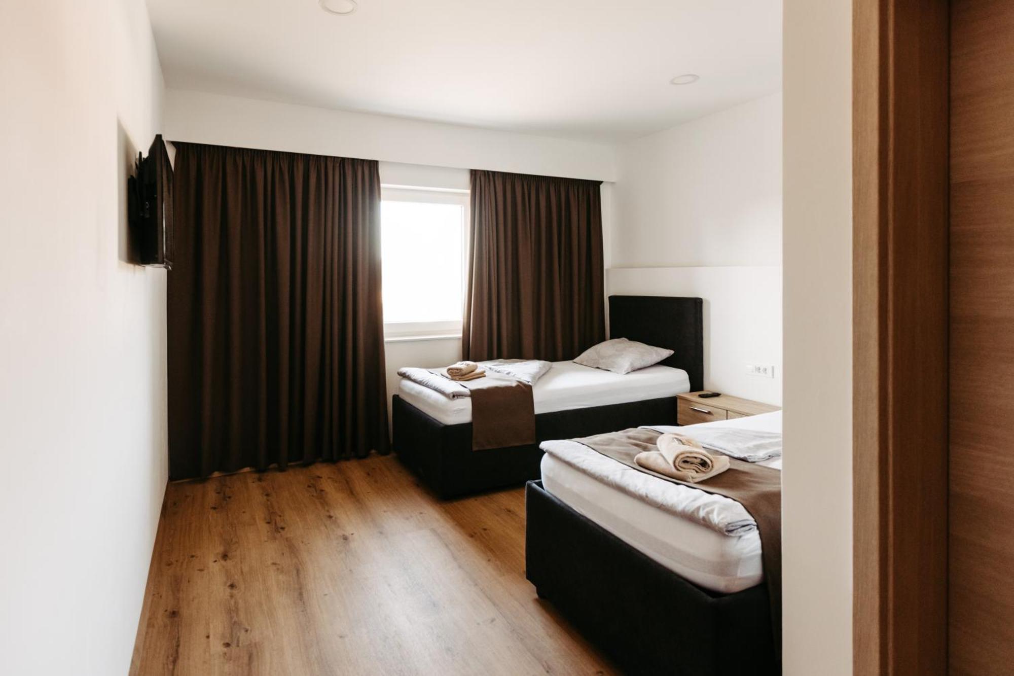 Hotel Murat Potony Kültér fotó