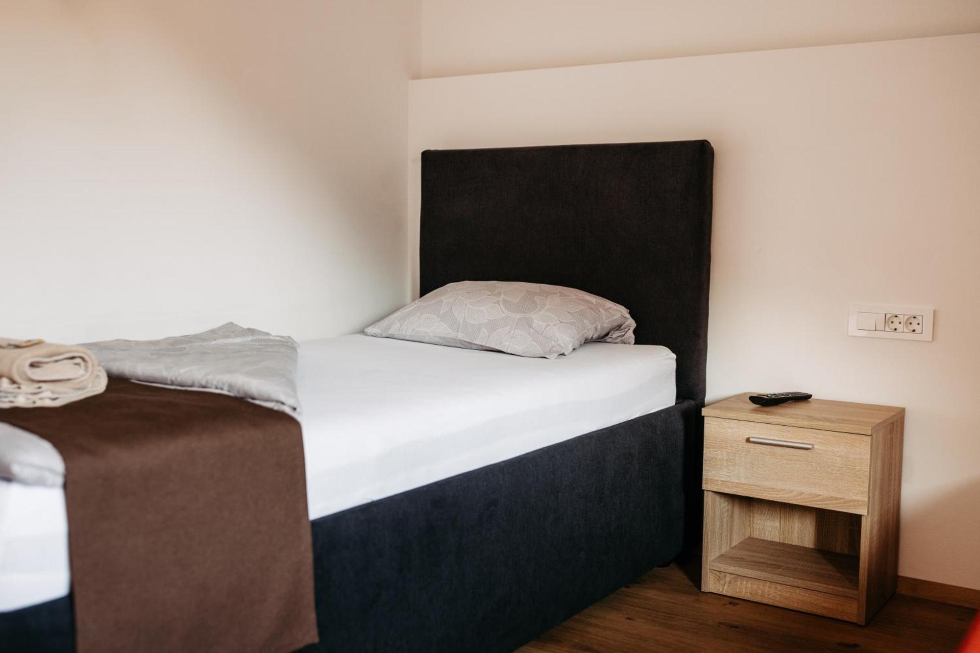 Hotel Murat Potony Kültér fotó